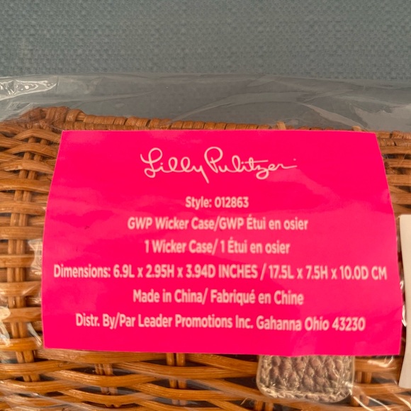Lilly Pulitzer sunglass case. - Picture 2 of 3